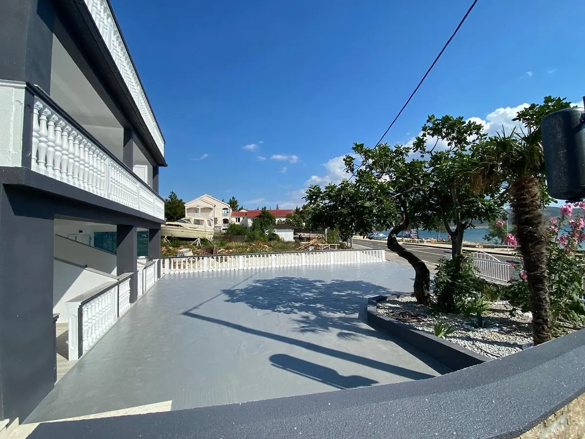 Apartmani Anita Stari Grad 0*,